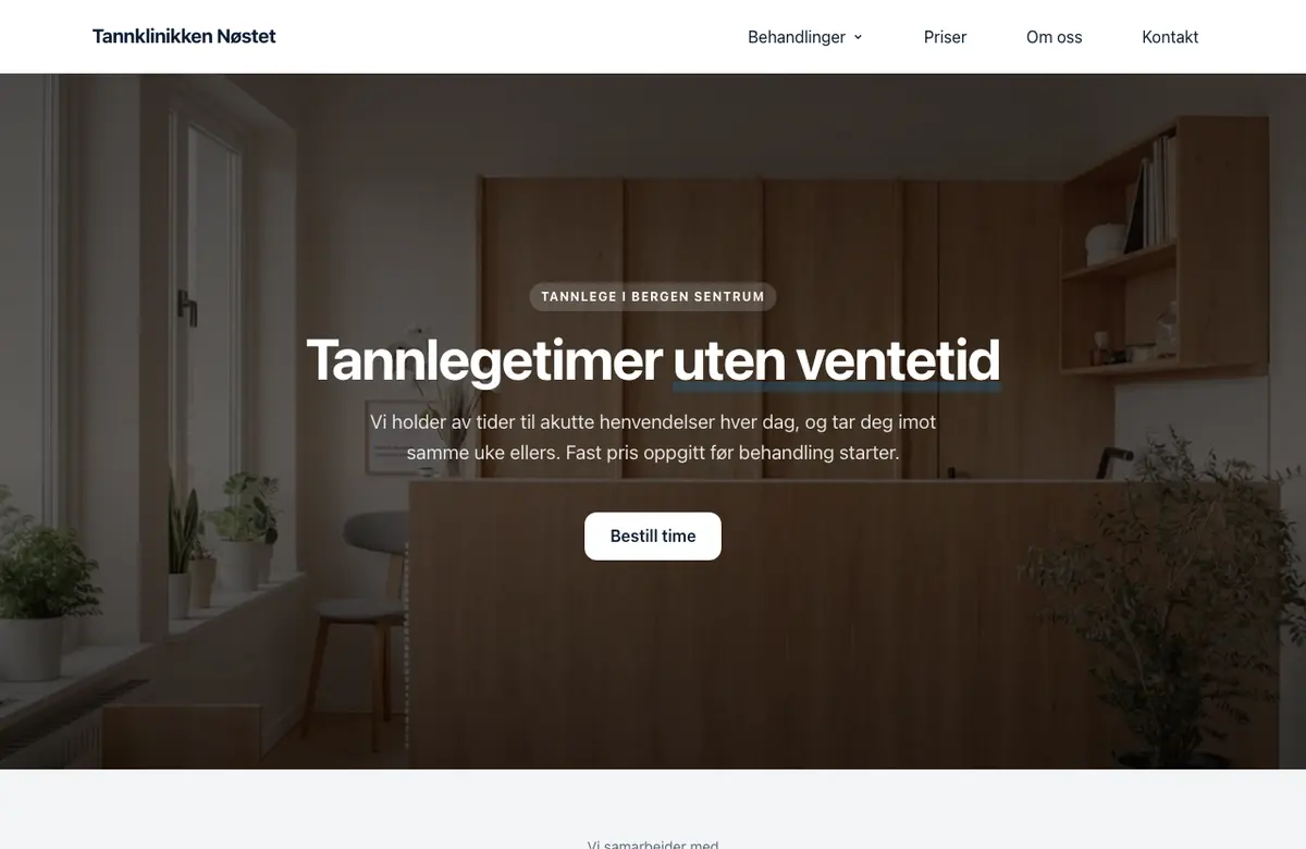 Malen Torg: sentrert og klassisk, med hvite kort og myke skygger, vist med tannklinikkens innhold